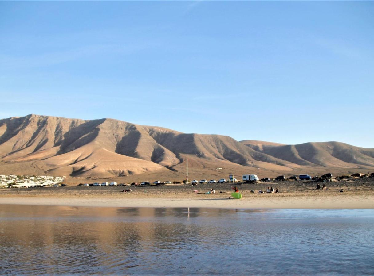 Canaryislandshost L Famara Surfer Luaran gambar